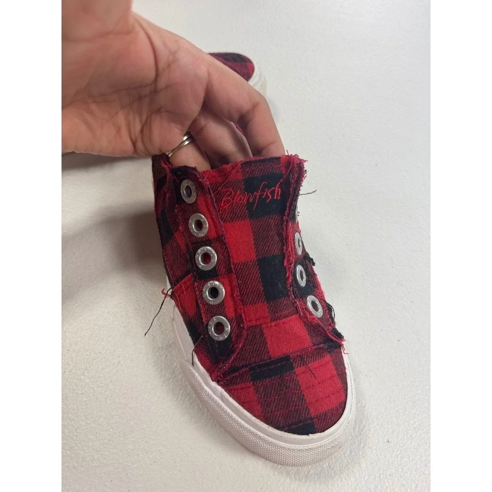 Blowfish Malibu Kids Red Black Plaid Slip On Sneakers Size 12